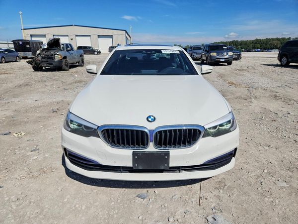 2019 BMW 530