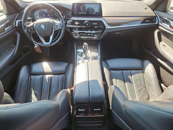 2019 BMW 530