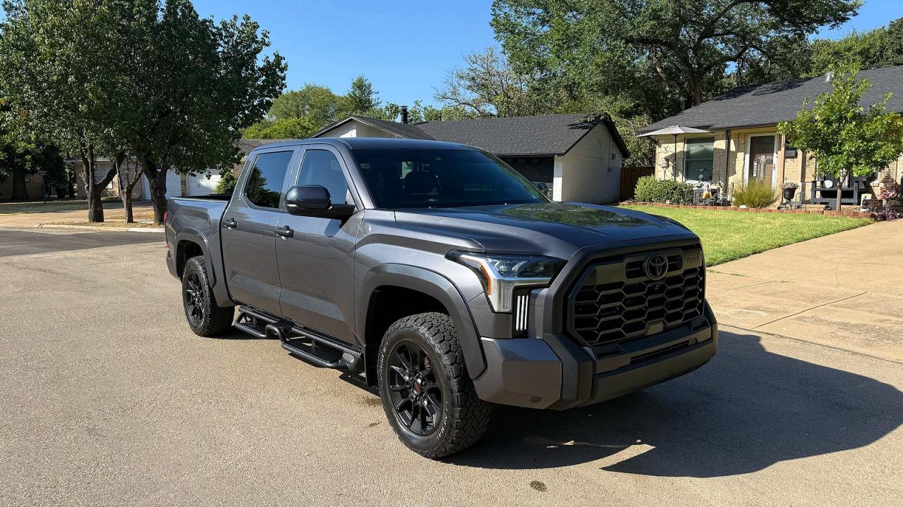 2026 TOYOTA TUNDRA SR