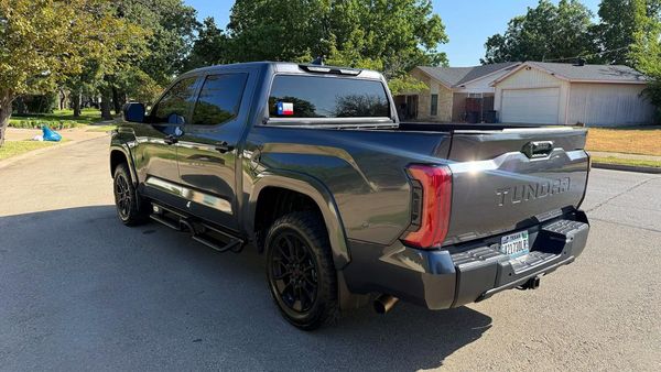 2026 TOYOTA TUNDRA SR