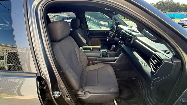 2026 TOYOTA TUNDRA SR