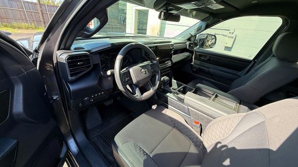 2026 TOYOTA TUNDRA SR