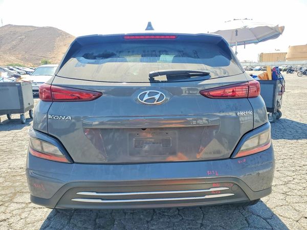 2023 HYUNDAI KONA SE