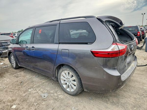 2015 TOYOTA SIENNA