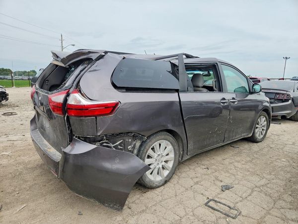 2015 TOYOTA SIENNA