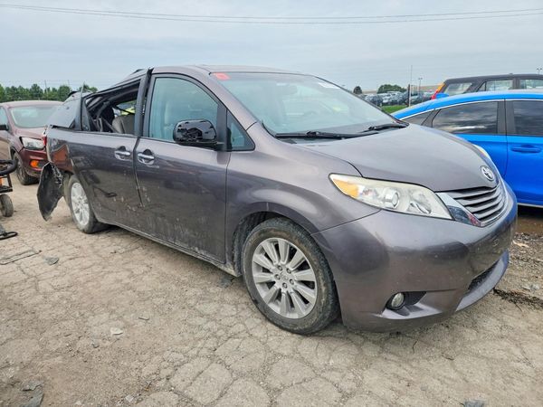 2015 TOYOTA SIENNA