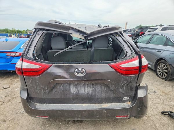 2015 TOYOTA SIENNA