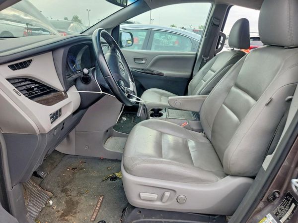 2015 TOYOTA SIENNA