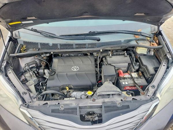 2015 TOYOTA SIENNA