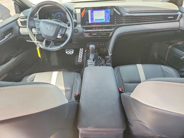 2025 TOYOTA CAMRY