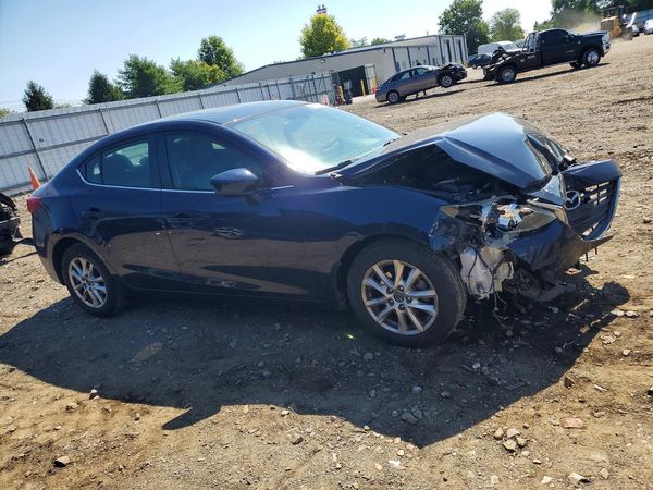 2016 MAZDA 3 SE