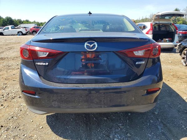 2016 MAZDA 3 SE