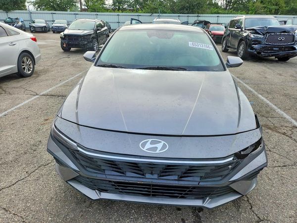 2024 HYUNDAI ELANTRA