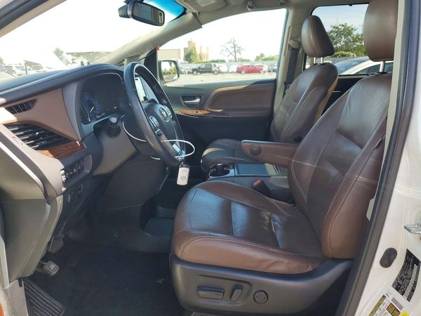 2015 TOYOTA SIENNA