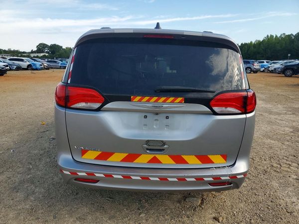 2021 CHRYSLER VOYAGER LXI