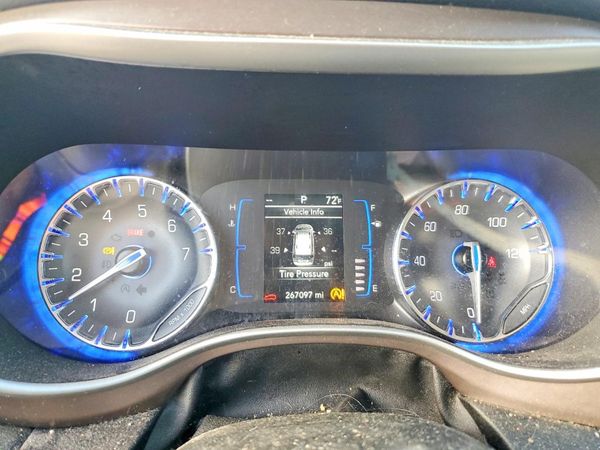 2021 CHRYSLER VOYAGER LXI