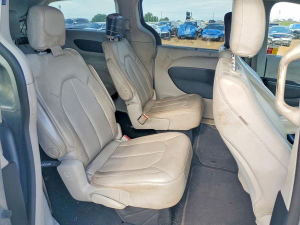 2021 CHRYSLER VOYAGER LXI