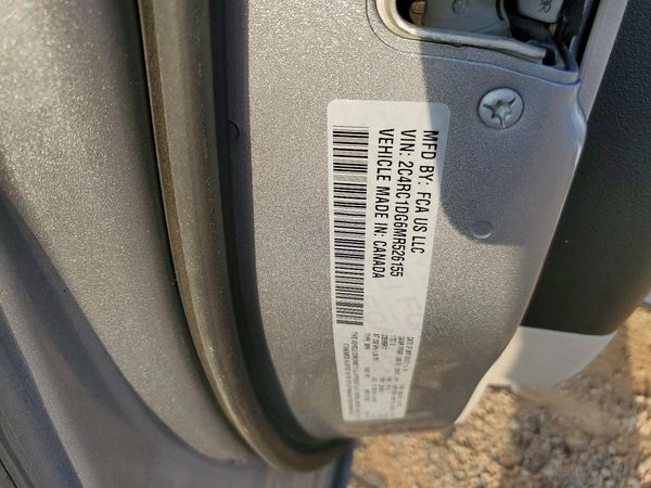 2021 CHRYSLER VOYAGER LXI