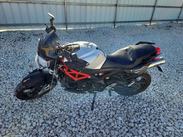 2018 APRILIA SHIVER 900