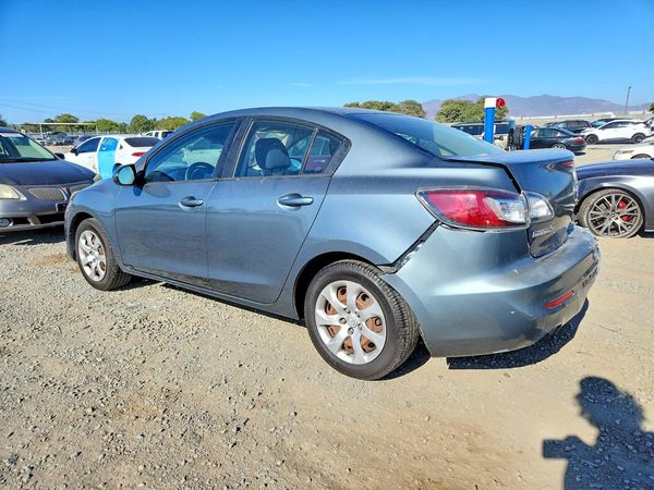 2013 MAZDA 3 SV/Base