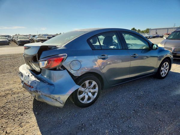 2013 MAZDA 3 SV/Base