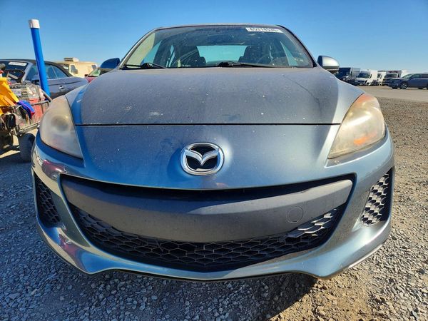 2013 MAZDA 3 SV/Base
