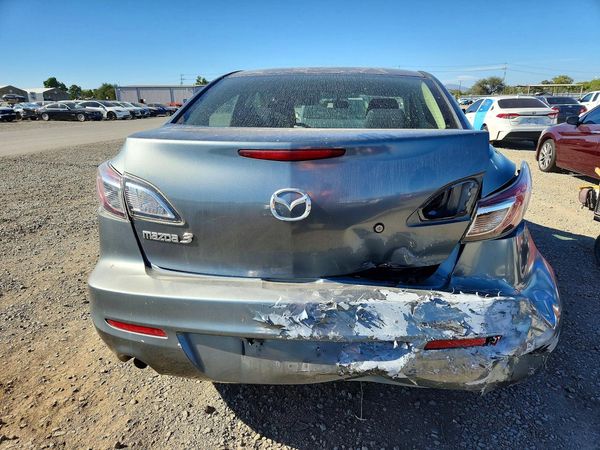 2013 MAZDA 3 SV/Base