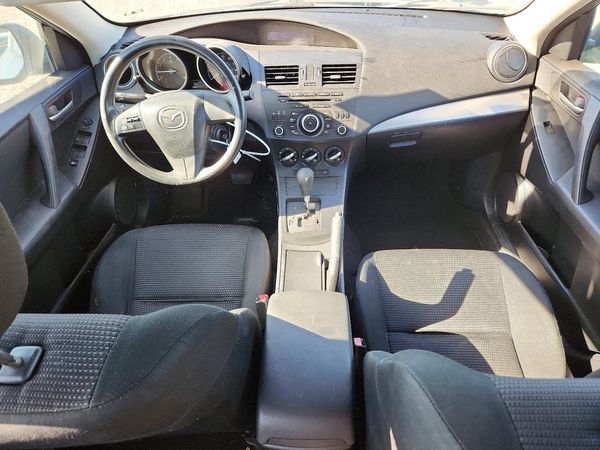 2013 MAZDA 3 SV/Base
