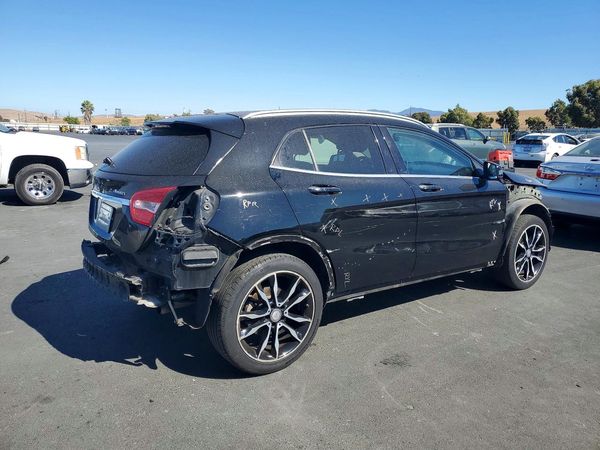 2017 MERCEDES-BENZ GLA GLA250-4M