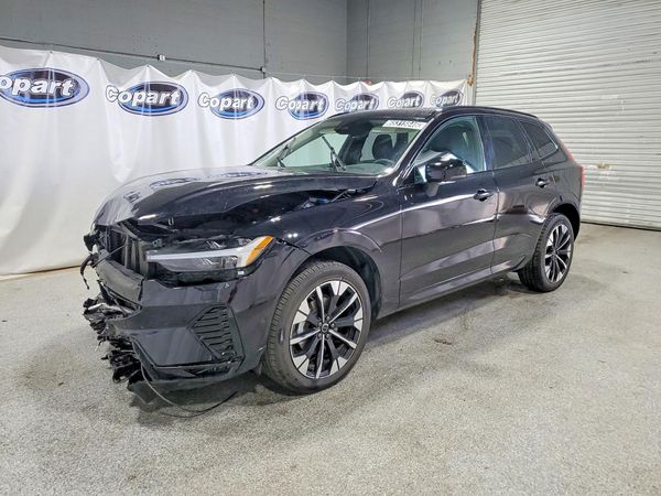 2026 VOLVO XC60 Plus Dark