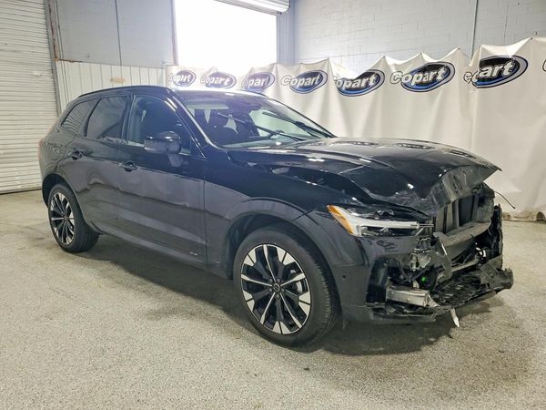 2026 VOLVO XC60 Plus Dark
