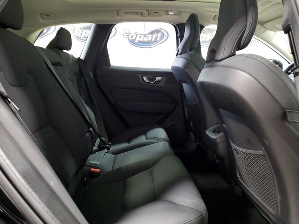 2026 VOLVO XC60 Plus Dark