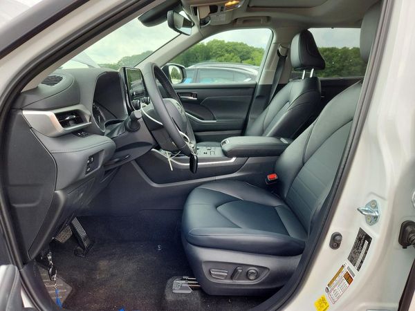 2026 TOYOTA HIGHLANDER