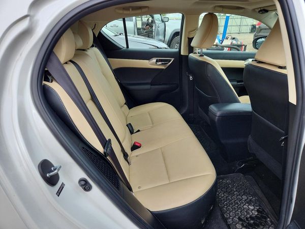 2014 LEXUS CT 200h
