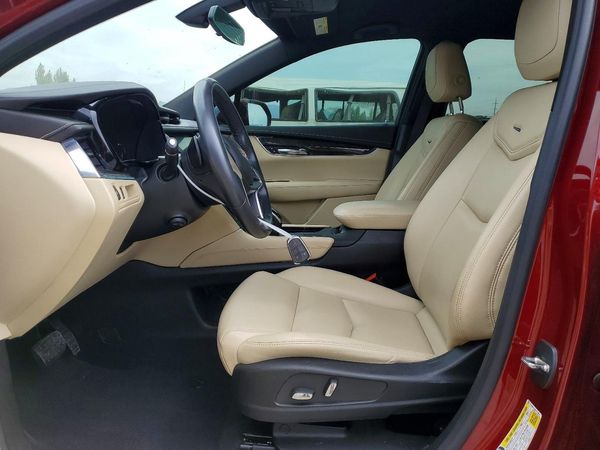 2017 CADILLAC XT5 Base