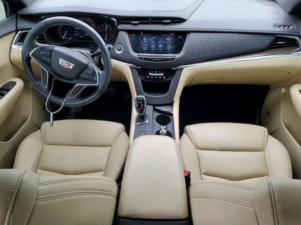 2017 CADILLAC XT5 Base