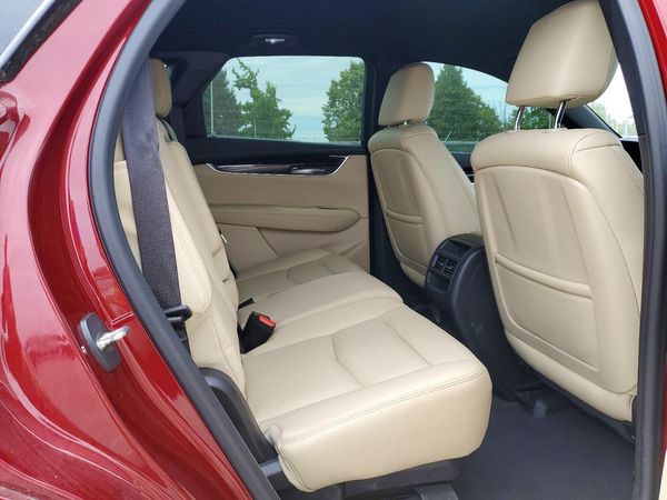 2017 CADILLAC XT5 Base