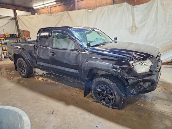 2015 TOYOTA TACOMA Delux Grade
