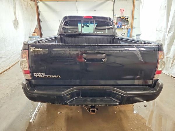 2015 TOYOTA TACOMA Delux Grade