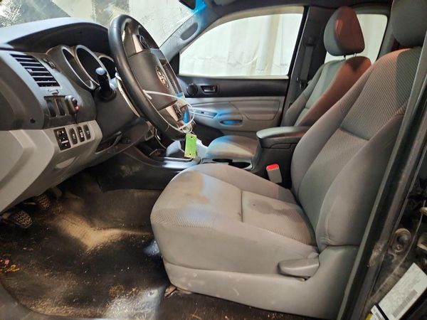 2015 TOYOTA TACOMA Delux Grade