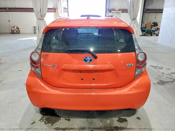 2014 TOYOTA PRIUS