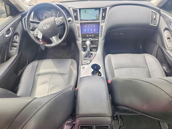 2015 INFINITI Q50