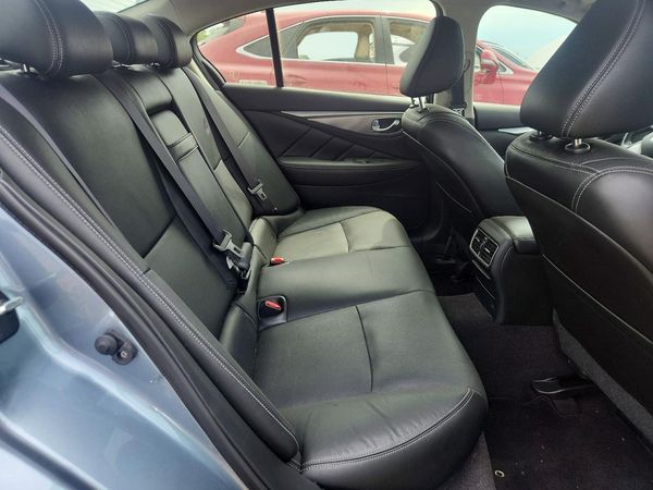 2015 INFINITI Q50