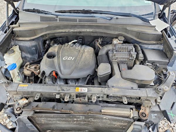 2015 HYUNDAI SANTA FE GL — Engine bay