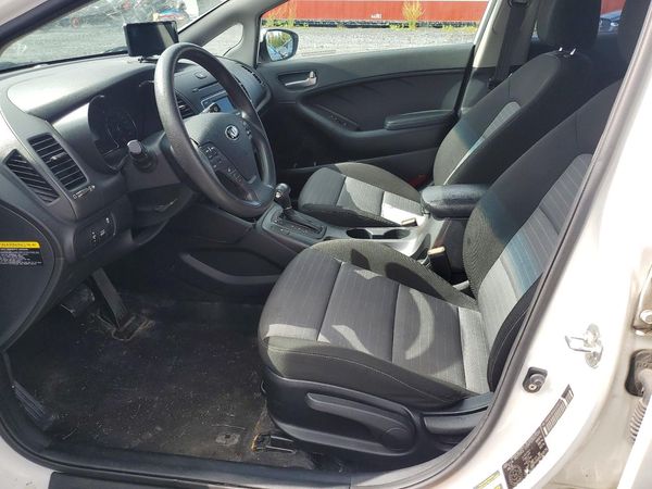 2016 KIA FORTE5 GL (Middle-Low Grade)