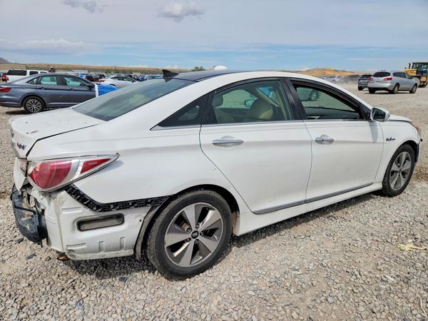 2012 HYUNDAI SONATA Middle level