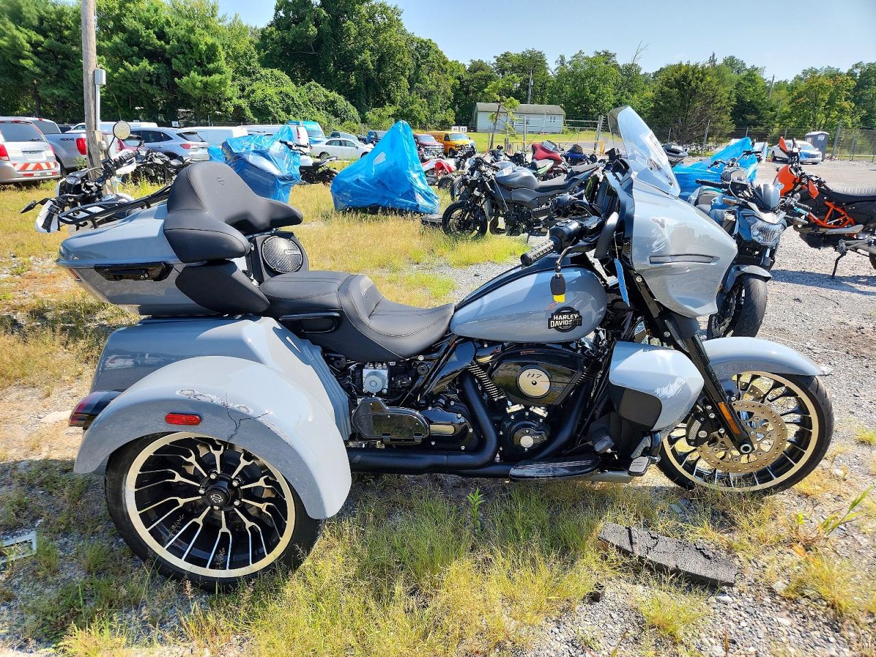 2026 HARLEY-DAVIDSON FLHLT