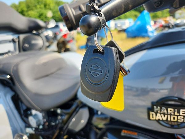 2026 HARLEY-DAVIDSON FLHLT