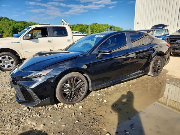2025 TOYOTA CAMRY