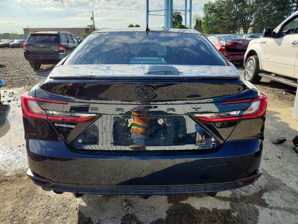 2025 TOYOTA CAMRY